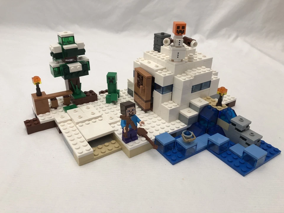 Lego Minecraft: The Snow Hideout 21120 Complete - Image 1 of 4