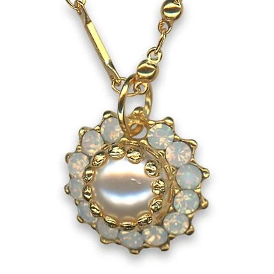 Collar Colgante Por Mariana Mujer Perla atemporal y Ópalo Cristales Swarovski Foto 1 de 4