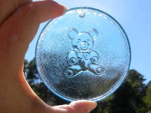 Vintage hellblauer Wheaton Sonnenfänger mit Glasprägung und Teddybär #2 - Bild 1 von 5