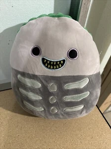 Juguete de peluche Disney Pesadilla antes de Navidad Squishmallow 10" barril - NUEVO con etiqueta - Imagen 1 de 2