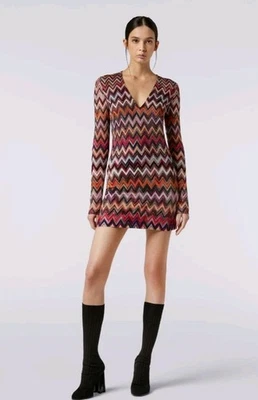 Vestido tejido en zigzag con cuello en V Chevron de Missoni Foto 1 de 4