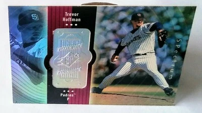1998 SPx Finite Spectrum #124 Trevor Hoffman Foil Emboosed Card 1377 / 2250 - Image 1 of 3