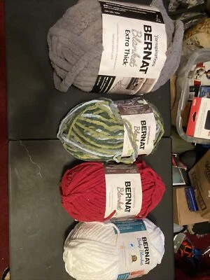 Смешанный лот пряжи Bernat - (4) рулона - Изображение 1 из 3