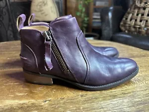 Ugg Aureo Women's Size 7M US Purple Leather Side Zip Ankle Boots 1098314 - Picture 1 of 9
