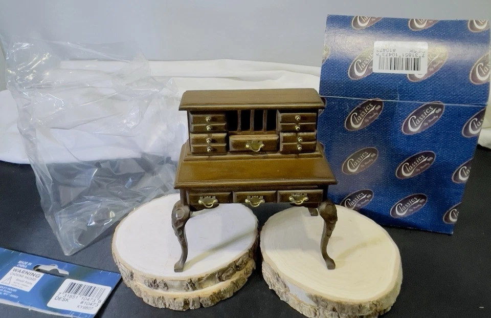 🪶Escritorio miniatura para casa de muñecas 1:12 clásicos vintage de Handley - #10473 - caja original Foto 1 de 4