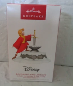 2023 - Hallmark/Disney - Adorno Convertirse en el Rey Arturo - Piedra Espada - Imagen 1 de 1