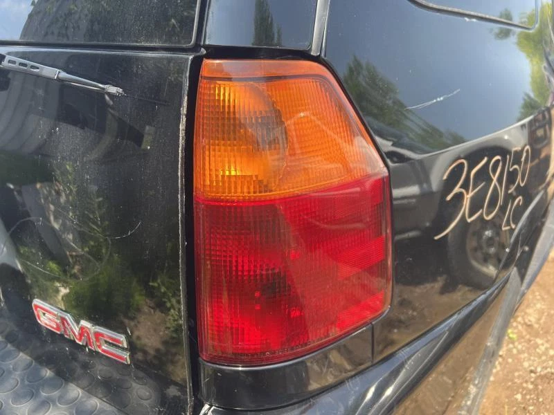 02 03 04 05 06 GMC ENVOY XL (LONG W.B.) Tail Light Assembly Right Foto 1 de 1