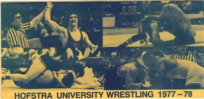 HORARIO DE LUCHA LIBRE DE LA UNIVERSIDAD DE HOFSTRA 1977-78 - 8" X 4" PLEGADO Foto 1 de 2