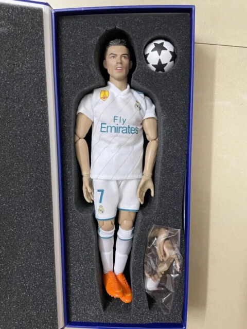  SoccerStarz Portugal Ronaldo Figure (2 inches Tall) : Sports &  Outdoors