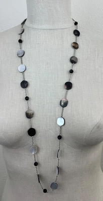 Collar Lia Sophia concha de abulón y cuentas negras cadena plateada langosta Foto 1 de 4