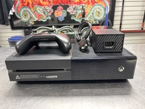 CONSOLA DE VIDEOJUEGOS MICROSOFT XBOX ONE 1540 USADA 500GB (QUC025459) - Imagen 1 de 6
