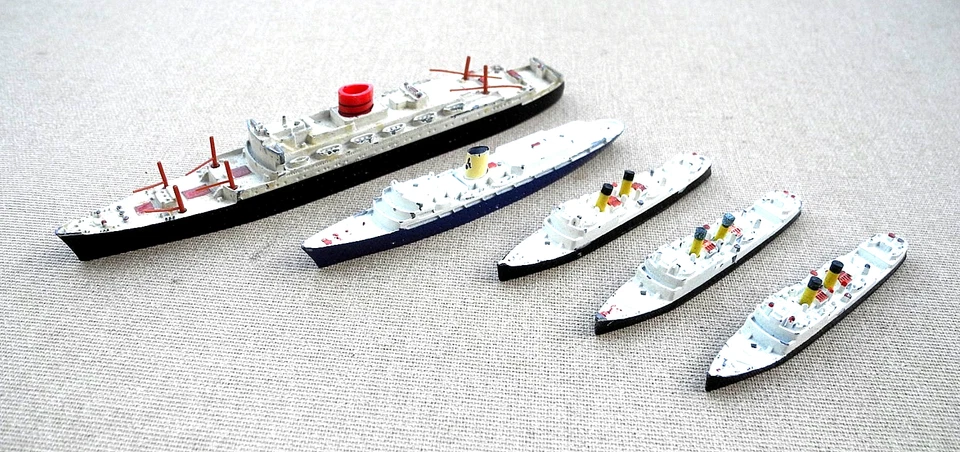 MODELOS DE ENVÍO DIECAST, 1/1250, TRIÁNGULO, A REPARAR Foto 1 de 1