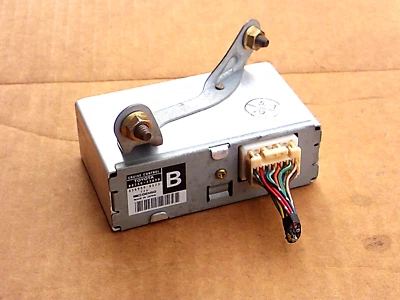 Computadora módulo de control de crucero Toyota Camry 88240-33090 1997 1998 1999 Foto 1 de 4