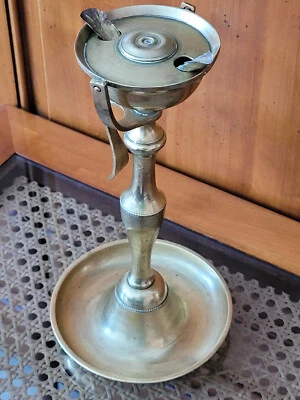 ancienne lampe à huile - Photo 1/3