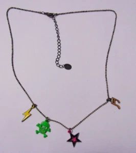 Collar de cadena de bola con cráneo, estrella, relámpago y música de 18,5" - Claire's - Imagen 1 de 5