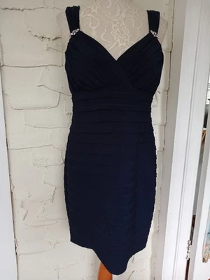 Vestido de Fiesta R&M Richards Mujer Talla 12P Azul Marino Sin Mangas Adornado $10.00 Foto 1 de 4