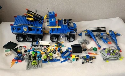 Lego Alien Conquest Earth Defense HQ Set 7066 Clinger Trooper with Mini figs not - Image 1 of 4