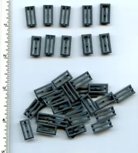 LEGO x 120 Azulejo Gris Azulado Oscuro, Rejilla Modificada 1 x 2 con Labio Ranurado Inferior - Imagen 1 de 1