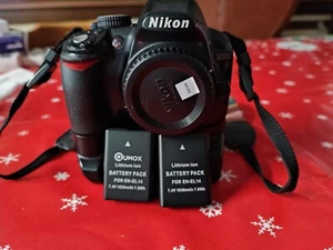 nikon d3100 usata solo body + bg + 4 batterie + comando remoto - Foto 1 di 7