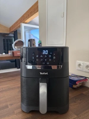 Tefal EY5058 Easy Fry & Grill Precision 4,2 L Heißluft-Fritteuse - Schwarz - Bild 1 von 4