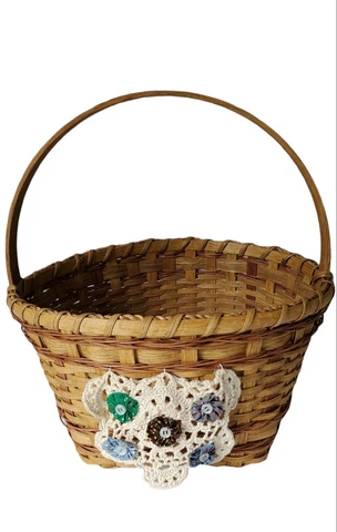 Vintage 12" x 7" Handmade Woven Split Wood Shopping Basket with Doily Detail Cover