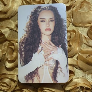 Daniela KATSEYE Chaos Edition K-Pop Idol Photo GIRL Card Curly - Picture 1 of 2