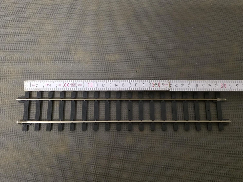 Rivarossi 0 Gauge - Straight Track 30cm - GOOD - Image 1 of 1