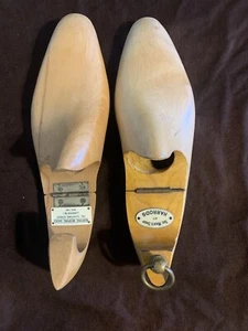 2 - Antik Vintage Holz Schuhspanner Schuster Werkzeug mit Etiketten - Bild 1 von 12