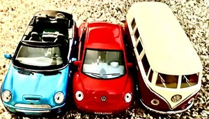 Lot of 3 Kinsmart Vehicles - Mini Cooper S Convertible, VW 1962 Bus, New Beetle - Picture 1 of 14