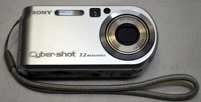 SONY Cyber-shot DSC-P200 7.2 Mega Pixels 3.0X Zoom Digital Still Camera Silver - Image 1 of 4