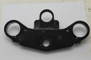 00 01 02 03 TRIUMPH TT600  FORKS UPPER TOP TRIPLE TREE CLAMP - Picture 1 of 5