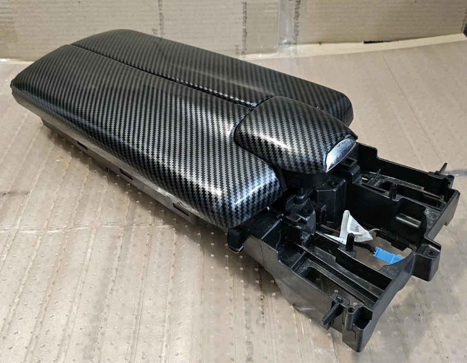 Mercedes-Benz E350 E 2010-2013 consola central reposabrazos tapa negro fibra de carbono Foto 1 de 4