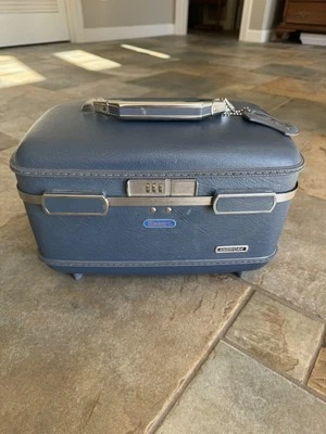 Estuche de Viaje Tren Vintage American Tourister Escort Rígido Azul Claro Foto 1 de 4