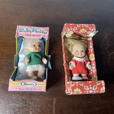 Lote De 2 Muñecas Baby Pee Wee 4" De Colección 1966 Uneeda Doll Co Foto 1 de 4