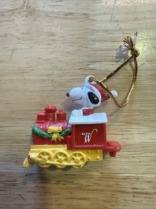 Adorno de Navidad Snoopy On Red Train Whitman's Vintage Peanuts Coleccionable 2" - Imagen 1 de 6