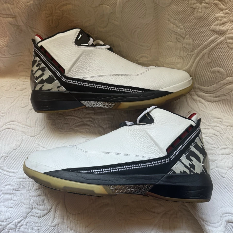 Talla 11.5- Air Jordan 22 OG Blanco Rojo Universitario (Grado B) Foto 1 de 4