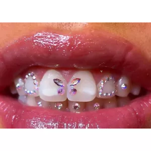 4Pcs Dental Teeth Gems Clear Crystal Tooth Gem Ornaments Jewelry New - Picture 1 of 24