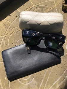 Chanel Black Round Sunglasses Red Jeweled Floral Swarvoski Crystal - Picture 1 of 11