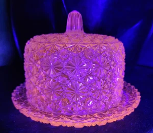 Wilkerson Green Glass UV Shines Orange Daisy & Button Butter Cheese Covered Dish - Picture 1 of 11