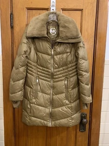 Michael Kors Extraíble Imitación Piel Cuello Acolchado Chaqueta Sándalo NUEVO SIN ETIQUETAS Talla S - Imagen 1 de 9