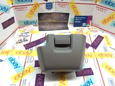 2001 2002 2003 2004 2005 2006 Chrysler Town & Country * Guantera consola central Foto 1 de 4