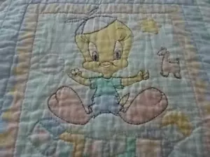 Vintage handgenäht Baby/Wiege/Baby Quilt/Decke-ZWANZIG VOGEL FIGUR - Bild 1 von 1