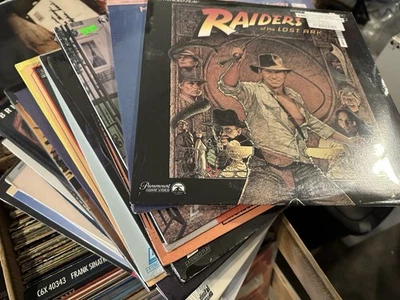Lot of 28 *sealed* Laserdiscs Raiders of the Lost Ark La Bamba Cobra - Imagem 1 de 4
