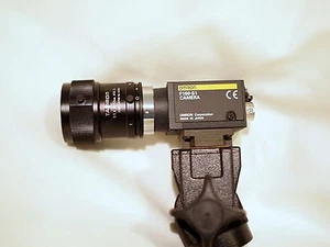 OMRON F160-S1 VISION CAMERA 16465 TAMRON LENS AND MONFROTTO MOUNTING ATTACHEMENT - Bild 1 von 5