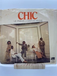CHIC Savoir Faire / Le Freak ATLANTIC 3519 WITH PS 45 7" VINYL RECORD - Imagen 1 de 4