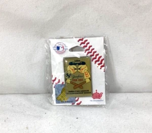 RARE 2004 ALCS Boston Red Sox vs New York Yankees Pin Duel Team Issue FREESHIP - Picture 1 of 2