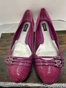 White House Black Market Very Berry Triple Strap Flats Size 9 Snake Print - Picture 1 of 6