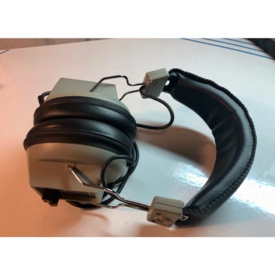 Auriculares estéreo realistas vintage NOVA 16 auriculares 8 ohmios equilibrio L-R sin probar Foto 1 de 4