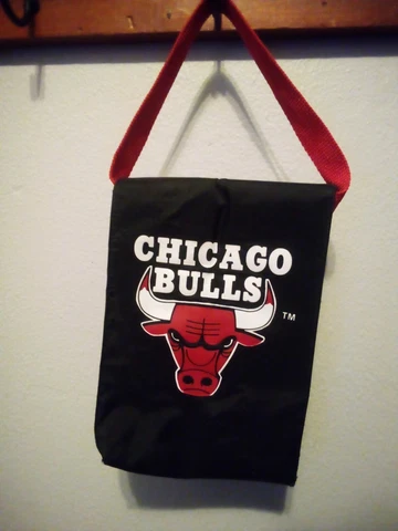 NWOT - Chicago Bulls Basketball Lunch Bag Cover