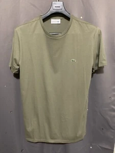 Lacoste Herren T-Shirt Baumwolle Logo-Patch in OLIVGRÜN Größe M - Bild 1 von 5